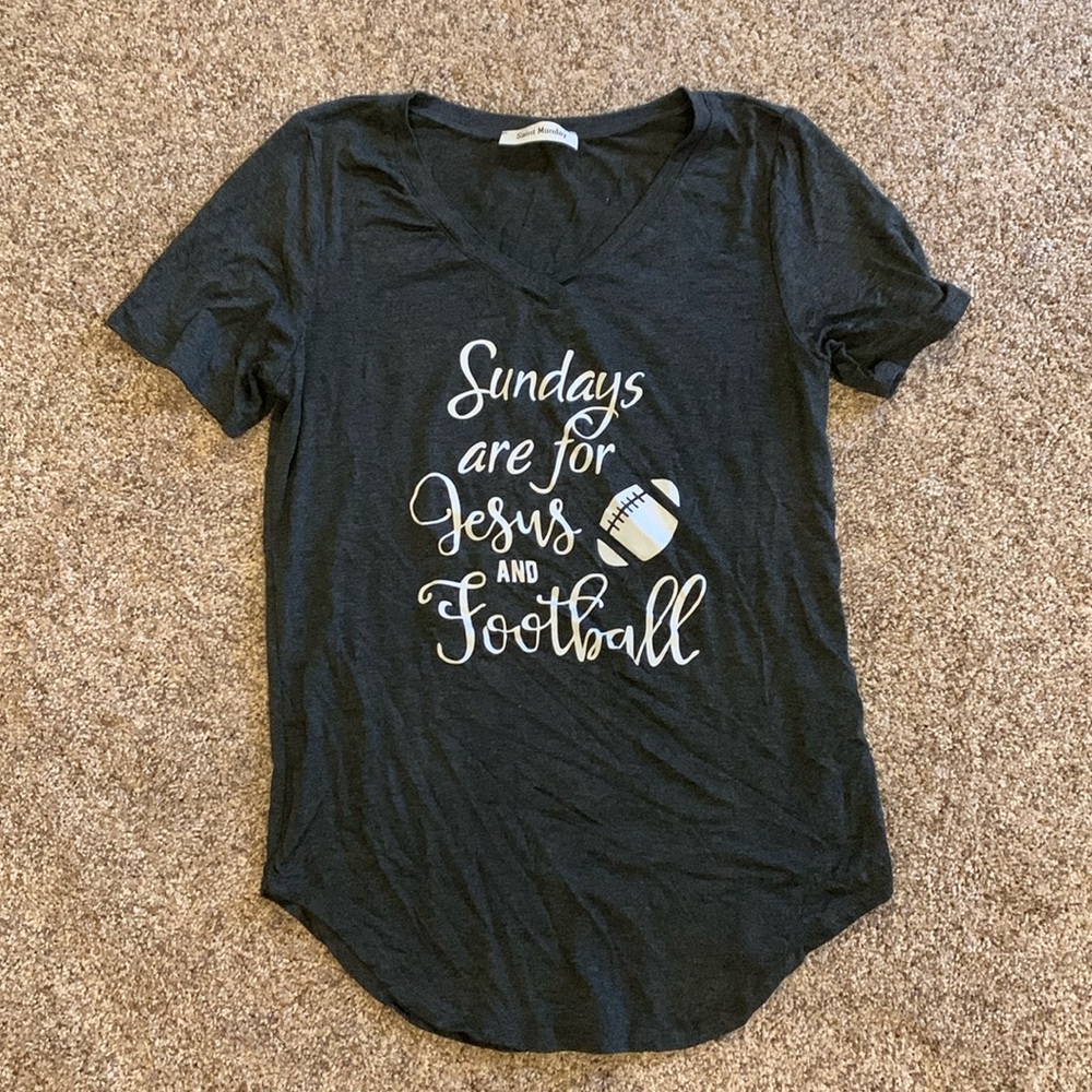 Size Medium Super soft graphic tee